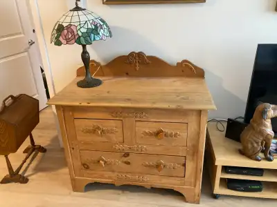 Disponible - commode antique, View more