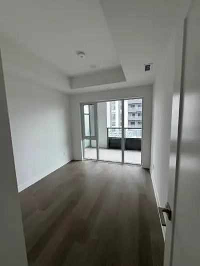 Newly Build Condo For Rent in Newmarket (2 bed + prkng + locker), View more