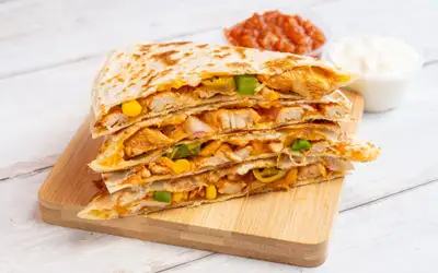 Restaurant worker/crew/dishwasher/chef/cook/server/labour needed, View more