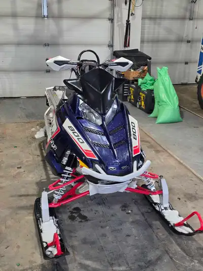 2012 polaris rmk pro 800 155 Low km 1300 miles Runs and drives perfect Aftermarket scratchers Heated...