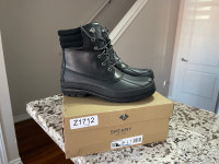 Brand New Men’s Sperry Leather & Rubber Waterproof Boots. Size 9