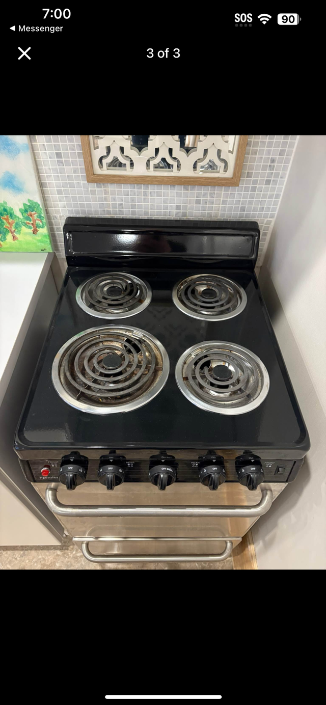GE LIKE NEW 24 w electric stove range oven can deliver in Stoves, Ovens & Ranges in Mississauga / Peel Region - Image 5