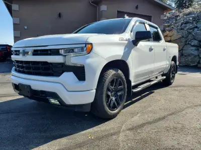 LOW KMS JUST 23,000 HIGHWAY KMS I BOUGHT THIS TRUCK NEW PRICE JUST REDUCED; NO TRADES PLS PLASTIC IS...