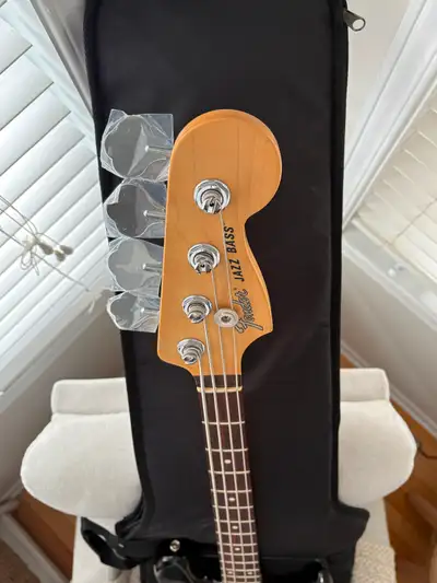 American Performer Fender Jazz bass 2022, View more