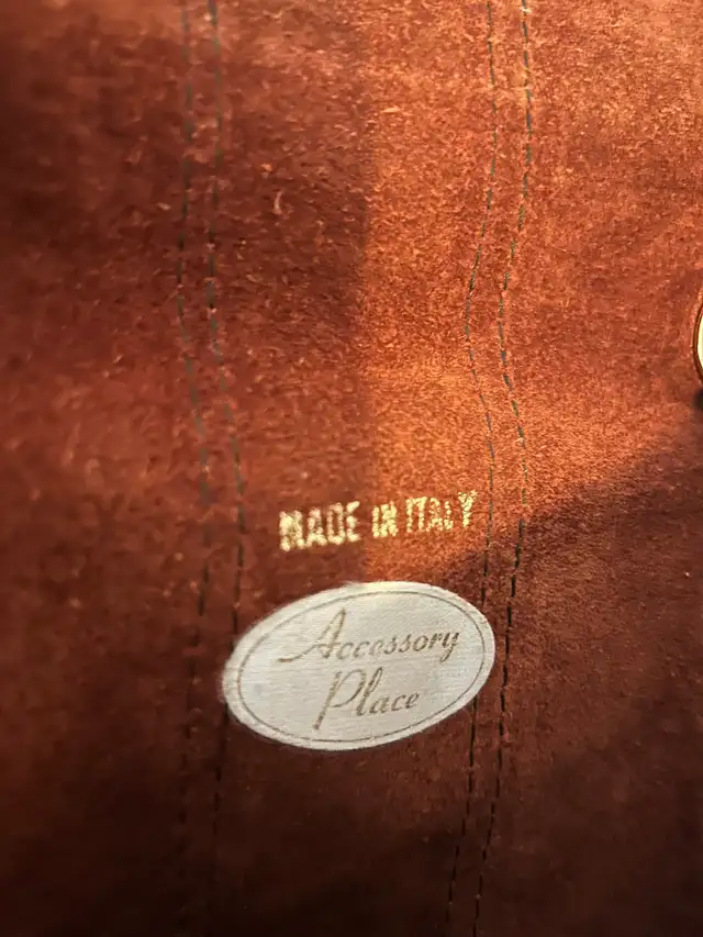 Gold tone/ grey crochet / snakeskin purses in Women's - Bags & Wallets in Barrie - Image 10