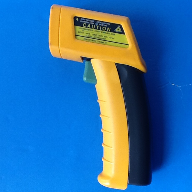 Fluke 62 Mini Infrared Thermometer in Hand Tools in City of Toronto - Image 2