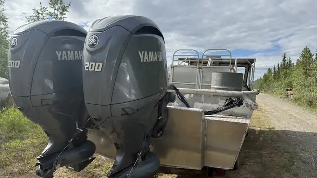 Two New Motors!! Great Boat our Loss your Gain!!! in Powerboats & Motorboats in Whitehorse - Image 8