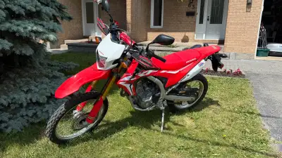 Honda CRF250L 2018 14000km Semi-trail/semi-route Batterie neuve de cette année Pneu 20% d’usure, cha...
