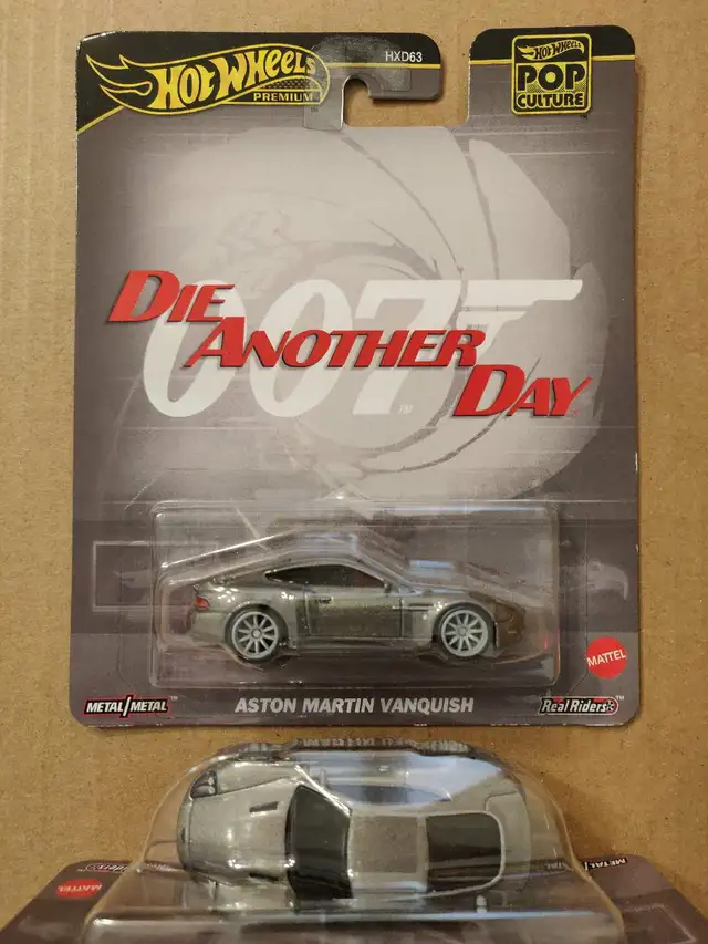 Hot Wheels James Bond 007 Aston Martin Vanquish 1:64 diecast car in Toys & Games in City of Toronto - Image 2