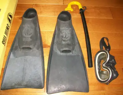 Set de plongée vintage palmes Aqua Lung US Divers + masque tuba, View more