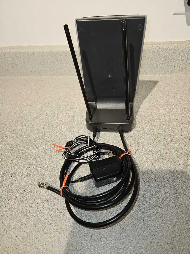 Antenne RCA in Video & TV Accessories in Québec City - Image 3