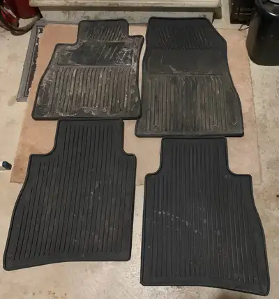 2013-2016 Nissan Sentra Used OEM Floor Mats Still in great condition 8/10 Just a little dirty $55