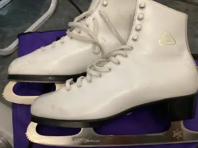 White figure skates women’s size 9, View more