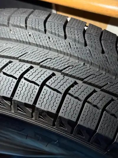 Used only for one season, very good and mint condition. Stored indoors in garage. It came off my 202...