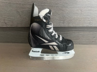 Hockey Ice skates Reebok - kids skate Size 8, shoe size 9.5