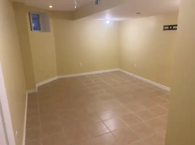 spacious 2 bedroom walkout basement for rent 