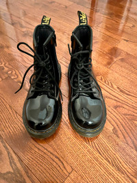 Dr Martens boots girls size 1 US