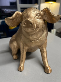 Outdoor Ceramic Pig Statue (Gold)