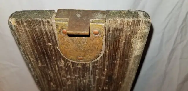 WW1 ammo box M1915 US Army oak brass for Vickers Colt 30 cal mg in Arts & Collectibles in Ottawa - Image 4