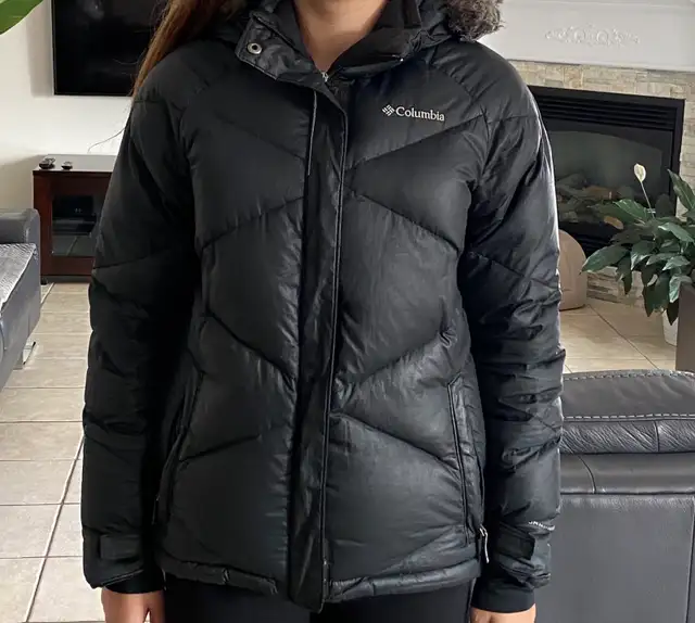 Columbia Winter Jacket  in Kids & Youth in Laval / North Shore - Image 2