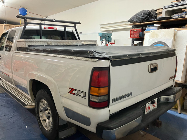 GMC Sierra Z71. 2005  in Cars & Trucks in Medicine Hat - Image 2