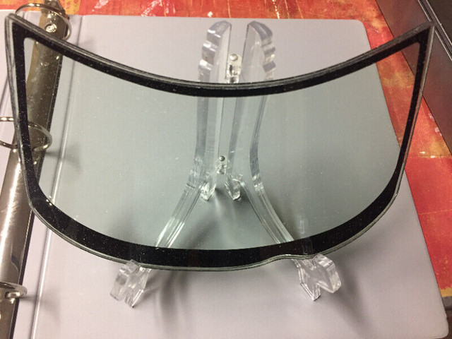 WINDSHIELD.....COUNTER DISPLAY WINDSHIELD SAMPLE in Other Parts & Accessories in Hamilton
