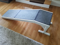Solid Pine Wood Pet Dog Ramp with Non-Slip Carpet Top