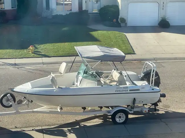 Doral Ibiza 190 Center Console in Powerboats & Motorboats in Saskatoon - Image 2