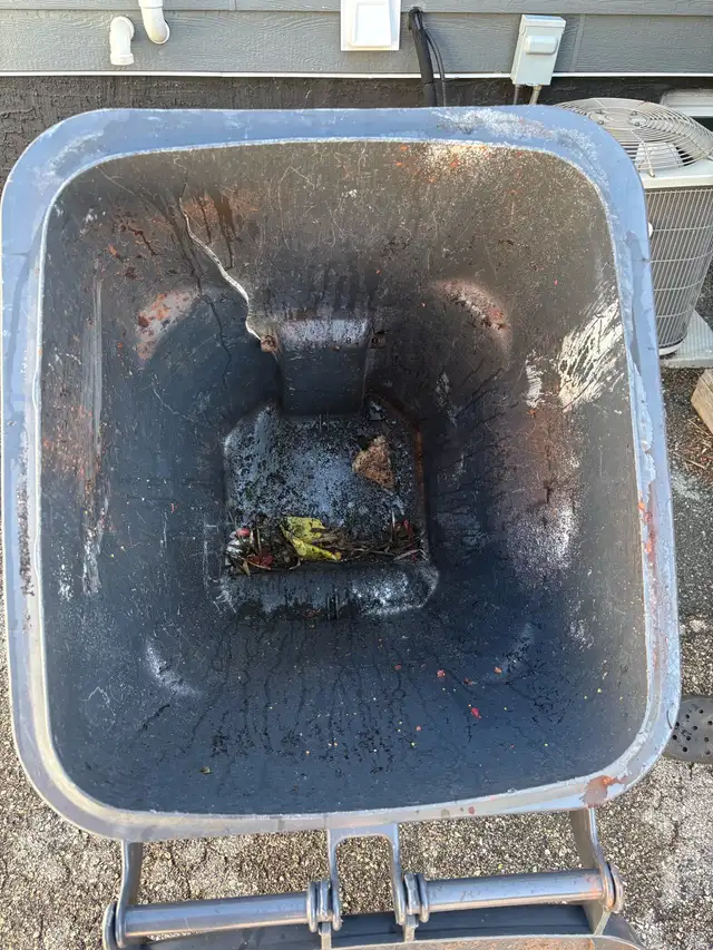 garbage bin cleaning561543131736330241