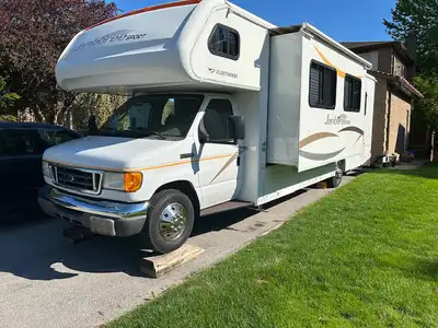 2007 Fleetwood Jamboree Sport C-Class Motorhome, View more