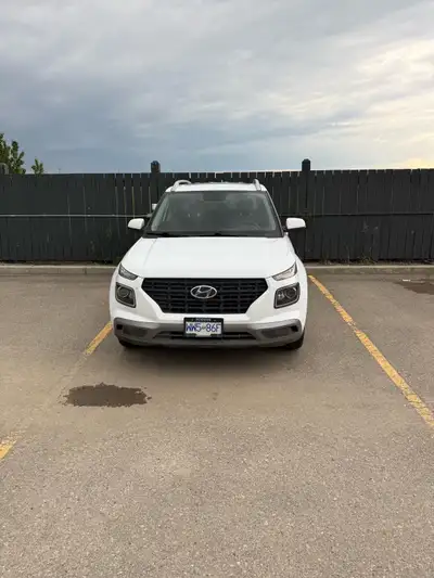 2022 venue up for sale Sunroof Heated seats Back up camera New fog lights Clean, great little car, a...