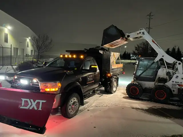 COMMERCIAL SNOW REMOVAL SERVICES AVAILABLE MILTON/GEORGETOWN in Snow Removal & Property Maintenance in Oakville / Halton Region - Image 4