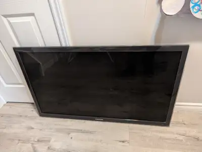 46 in LED Samsung TV, View more