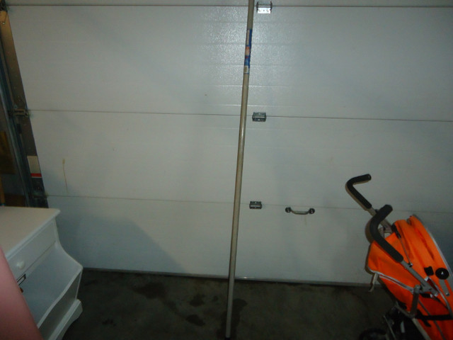 Paint Extension Pole. 6 Ft - 12Ft. Used once. Very  Condition in Painting & Paint Supplies in Barrie