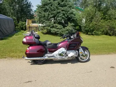 2007 Honda Goldwing with comfort pkg. (Heated seats for rider and pillion, heated handgrips). CB, au...