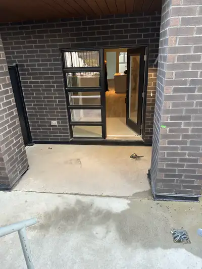 Move-In Ready 3 Bedroom Condo for Rent – Prime Oakville Location! Welcome to your new home in the he...