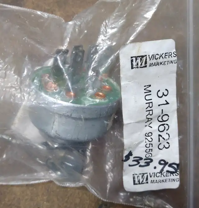 LAWN TRACTOR IGNITION SWITCH NEW WITH KEYS in Lawnmowers & Leaf Blowers in Belleville - Image 3