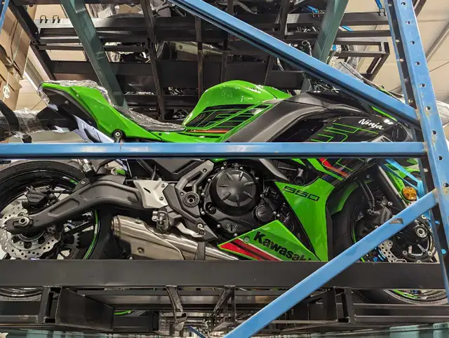 2023 Kawasaki Ninja 650 KRT Edition w/ABS in Sport Bikes in Edmonton - Image 10