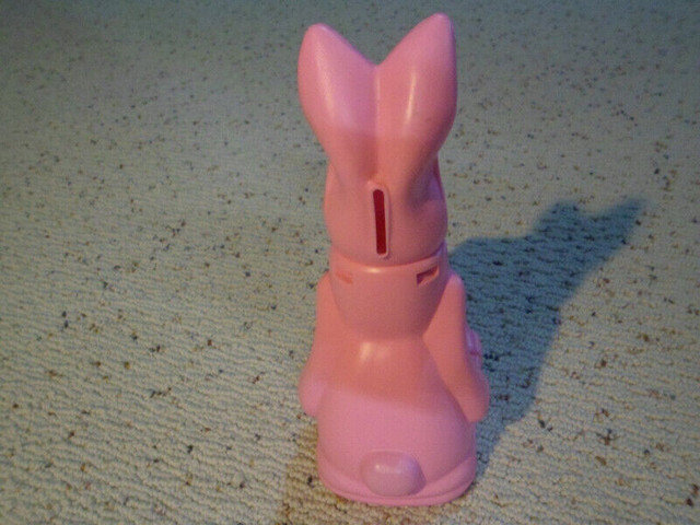 Vintage Pink Energizer Bunny Plastic Bank in Toys & Games in Markham / York Region - Image 2