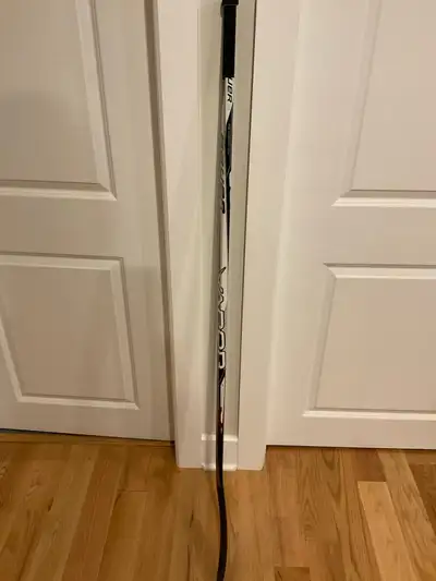 Bauer Vapor X600 P88 LH Intermediate 60 flex stick *NEW, View more