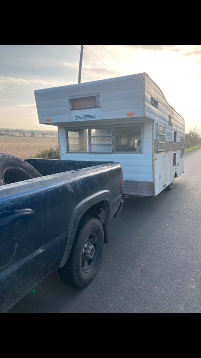 1970s retro camper trailer 15’ bunkie office park hunt boots apt in Park Models in Barrie