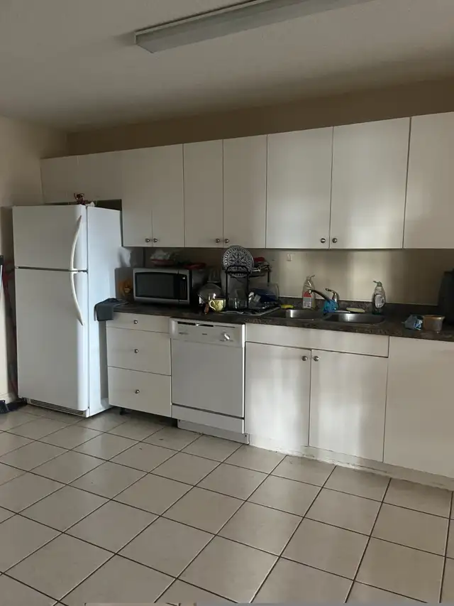 Room for rent in Room Rentals & Roommates in Kitchener / Waterloo - Image 3