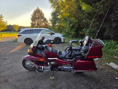 1995 Honda Goldwing GL1500. 20th anniversary Aspencade. 47418 miles. Adjustable rear air suspension....