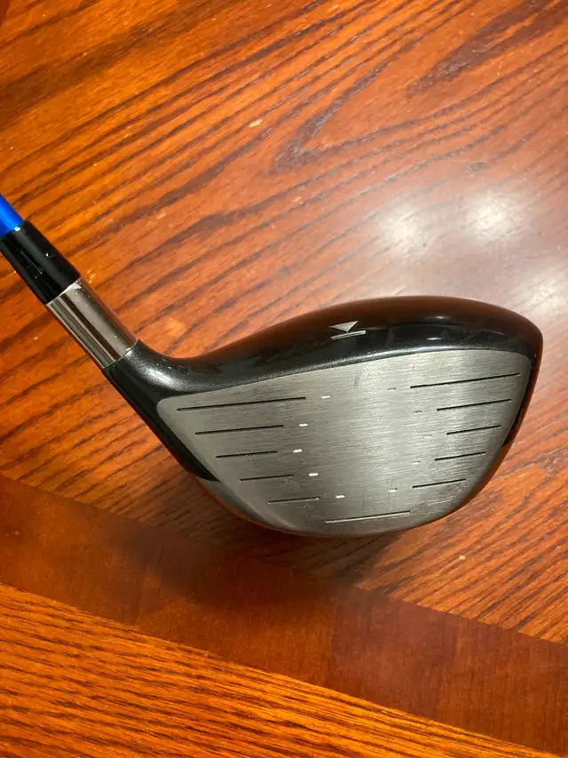 Titleist 905T Driver- Stiff Shaft in Golf in Edmonton - Image 4