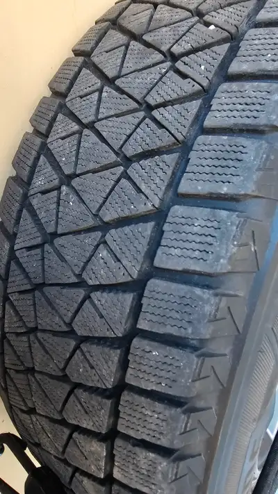 This set of 4 lightly used winter tires are in great shape (approx 10 mm of tread left) and were run...