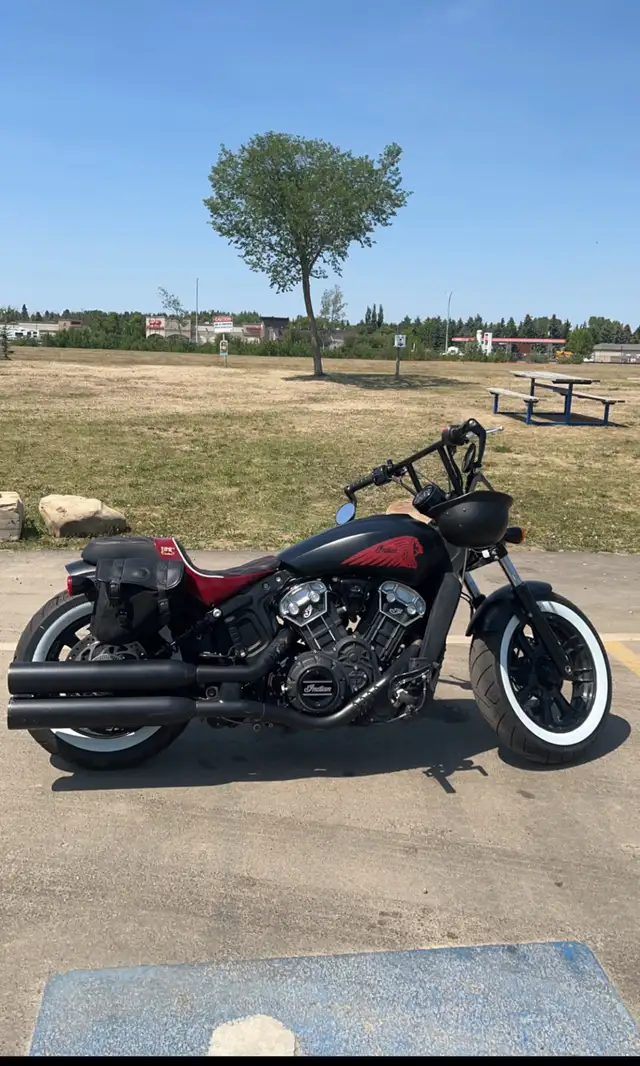 2018 indian scout bobber for sale or trade in Street, Cruisers & Choppers in Red Deer - Image 2