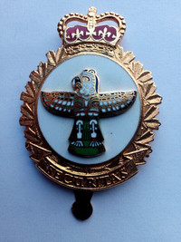 Vintage Thunderbird Securitas Canadian Military Police Cap Badg