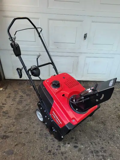 Honda HS720 snowblower, View more