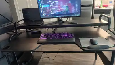 FREDDE Gaming Desk, View more