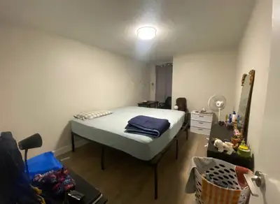 1 Bedroom available to rent nearby FAIRVIEW MALL, For couples or individuals starting August 1st 202...